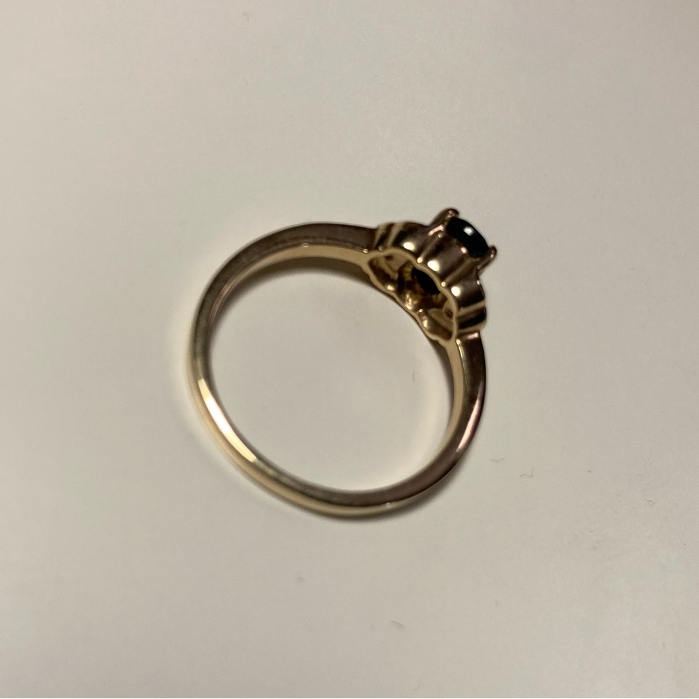 VINTAGE SOLID GOLD DIAMOND RING - Picture 4 of 5